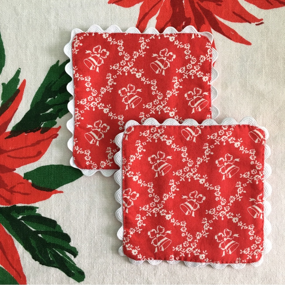 ✨Red Vintage-style Christmas Bells Coasters, set of 2 🔔✨